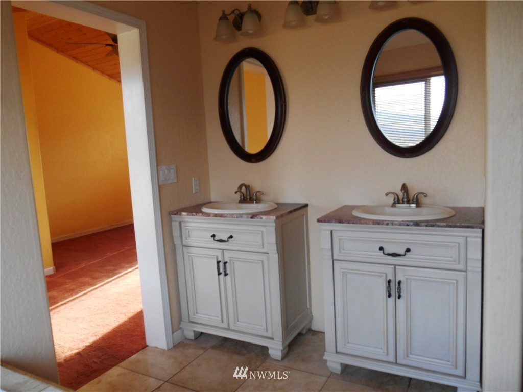 258 West Sunny Sands Road Cathlamet, WA 98612 - Photo 12 of 25 Gallery Image 12