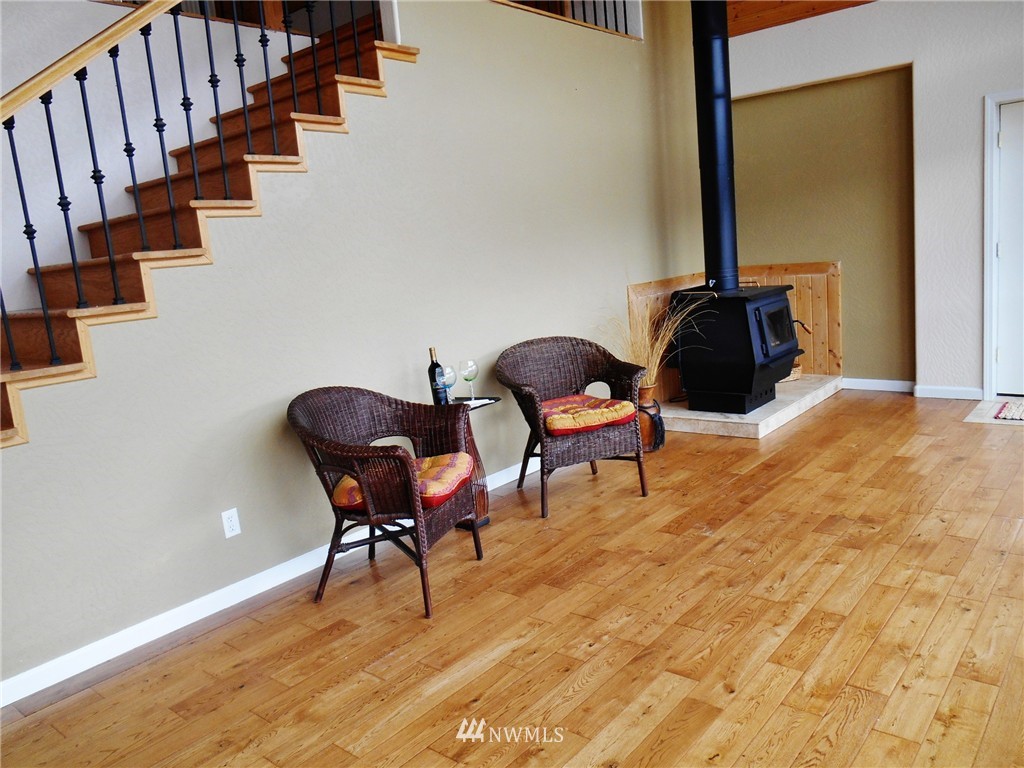 258 West Sunny Sands Road Cathlamet, WA 98612 - Photo 4 of 25 Gallery Image 4