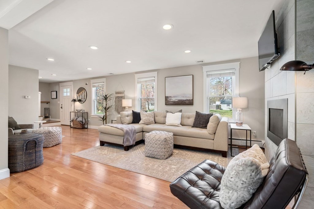 29 Rock Road North Andover, MA 01845 - Photo 7 of 37 Gallery Image 7