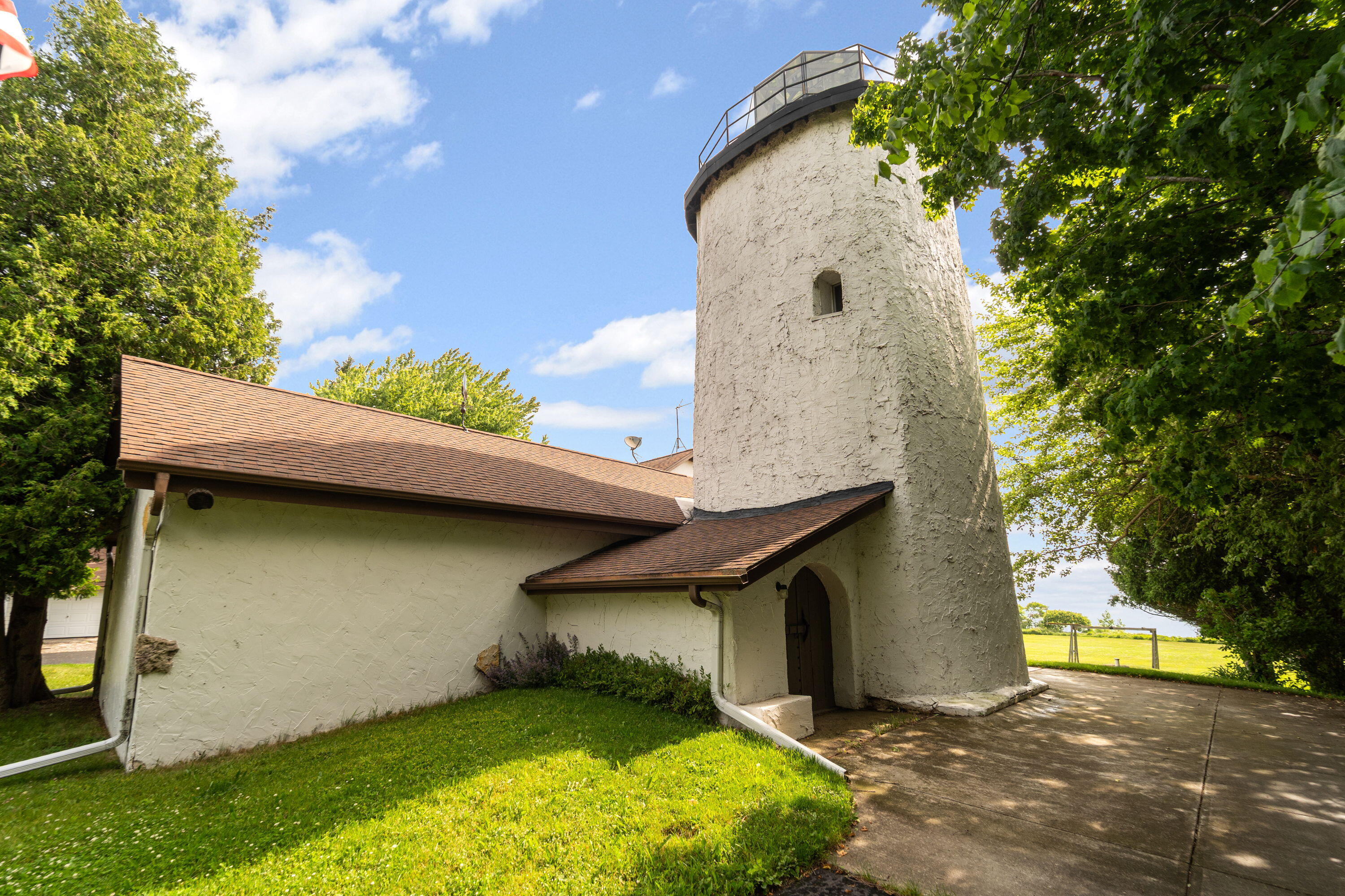1270 Lake Shore Road Grafton, WI 53024 - Photo 66 of 99 Lighthouse & Storage