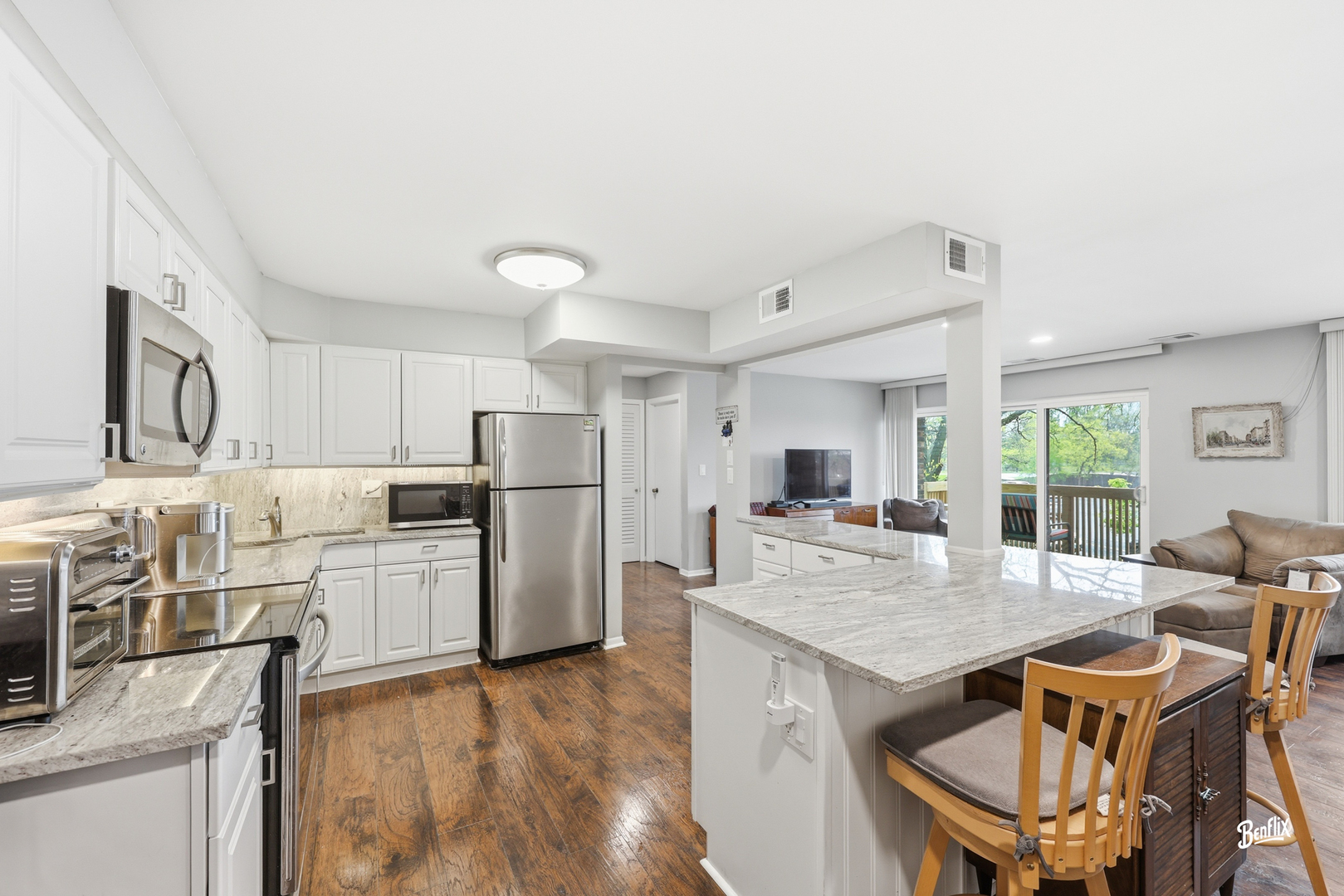 925 Spring Hill Drive, Unit 212 Northbrook, IL 60062 - Photo 4 of 16