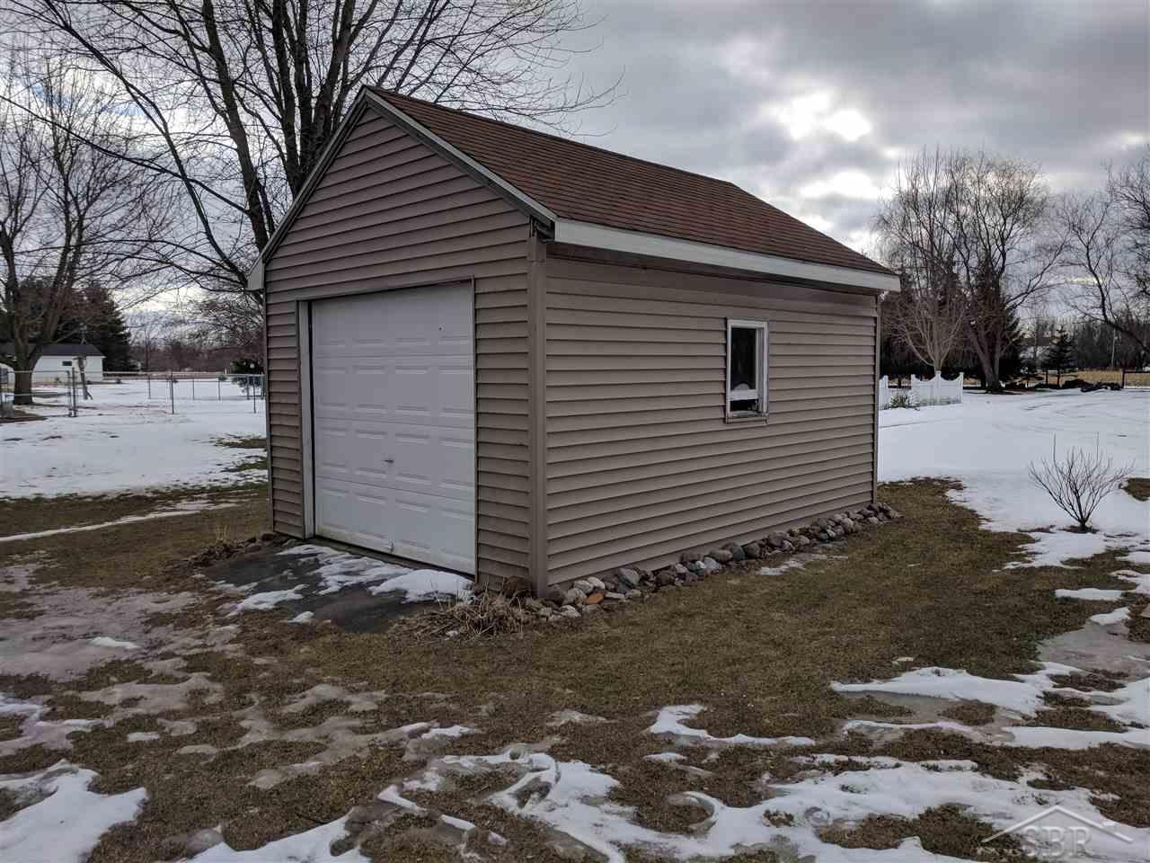 10435 Dice Road Freeland, MI 48623 - Photo 22 of 24
