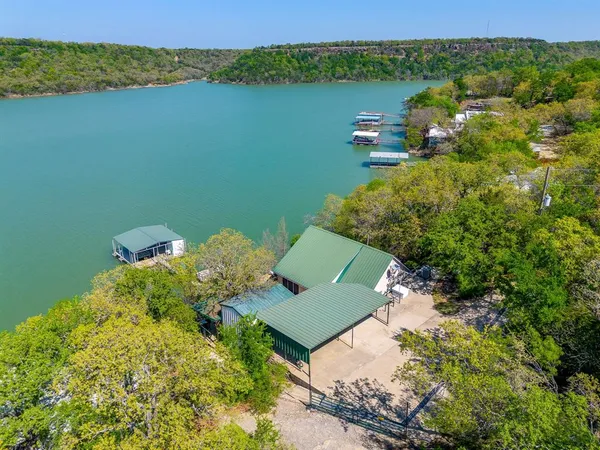 $499,900 | 922 South Lakeview Drive, Gordon, TX 76453