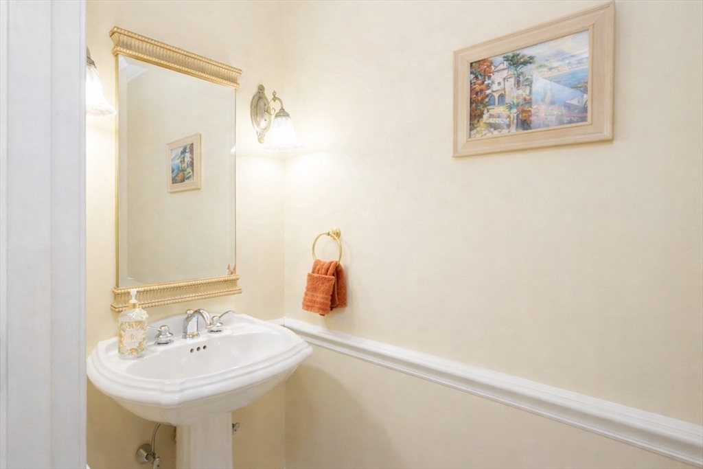 108 Deerfield Lane Hanover, MA 02339 - Photo 17 of 40