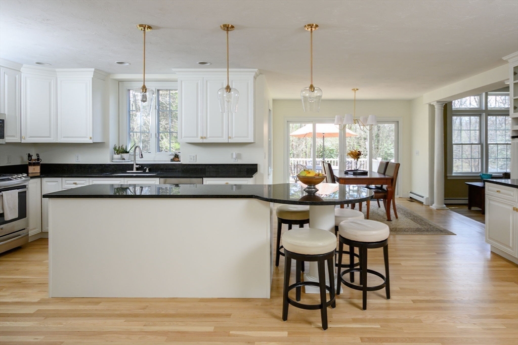 108 Deerfield Lane Hanover, MA 02339 - Photo 5 of 40