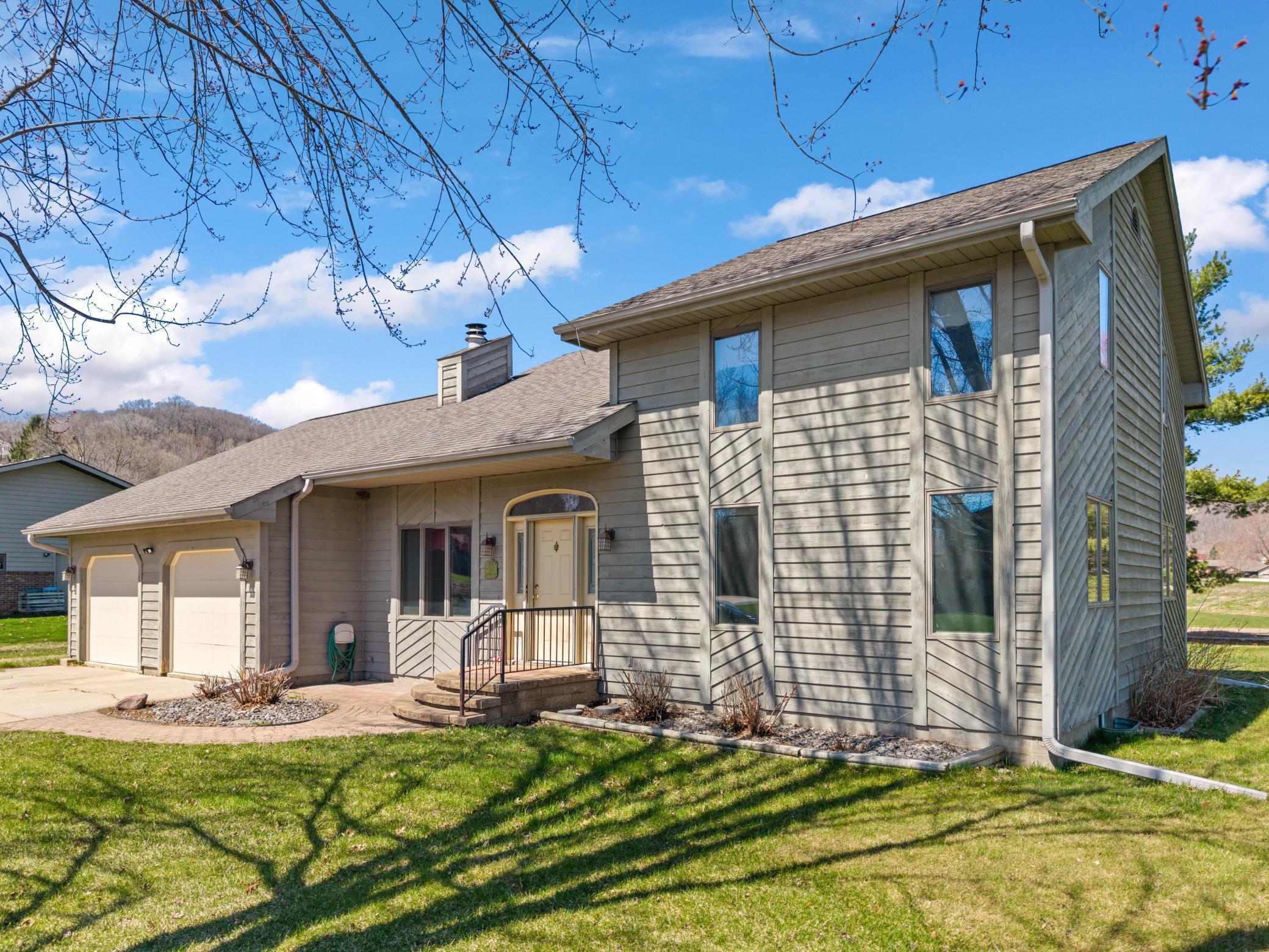 510 McIntosh Road La Crescent, MN 55947 - Photo 2 of 31