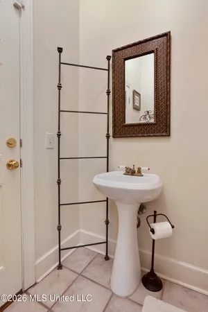 $450,000 | 5111 Canton Heights Drive, Jackson, MS 39211