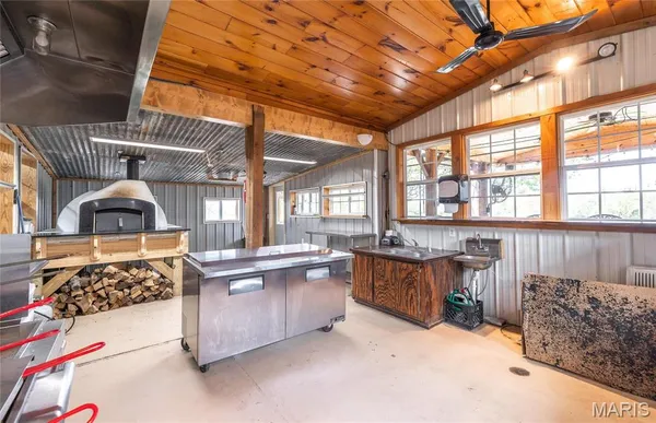 $999,000 | 5870 Old 66, Leasburg, MO 65535