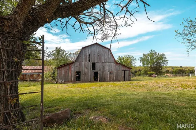 $999,000 | 5870 Old 66, Leasburg, MO 65535