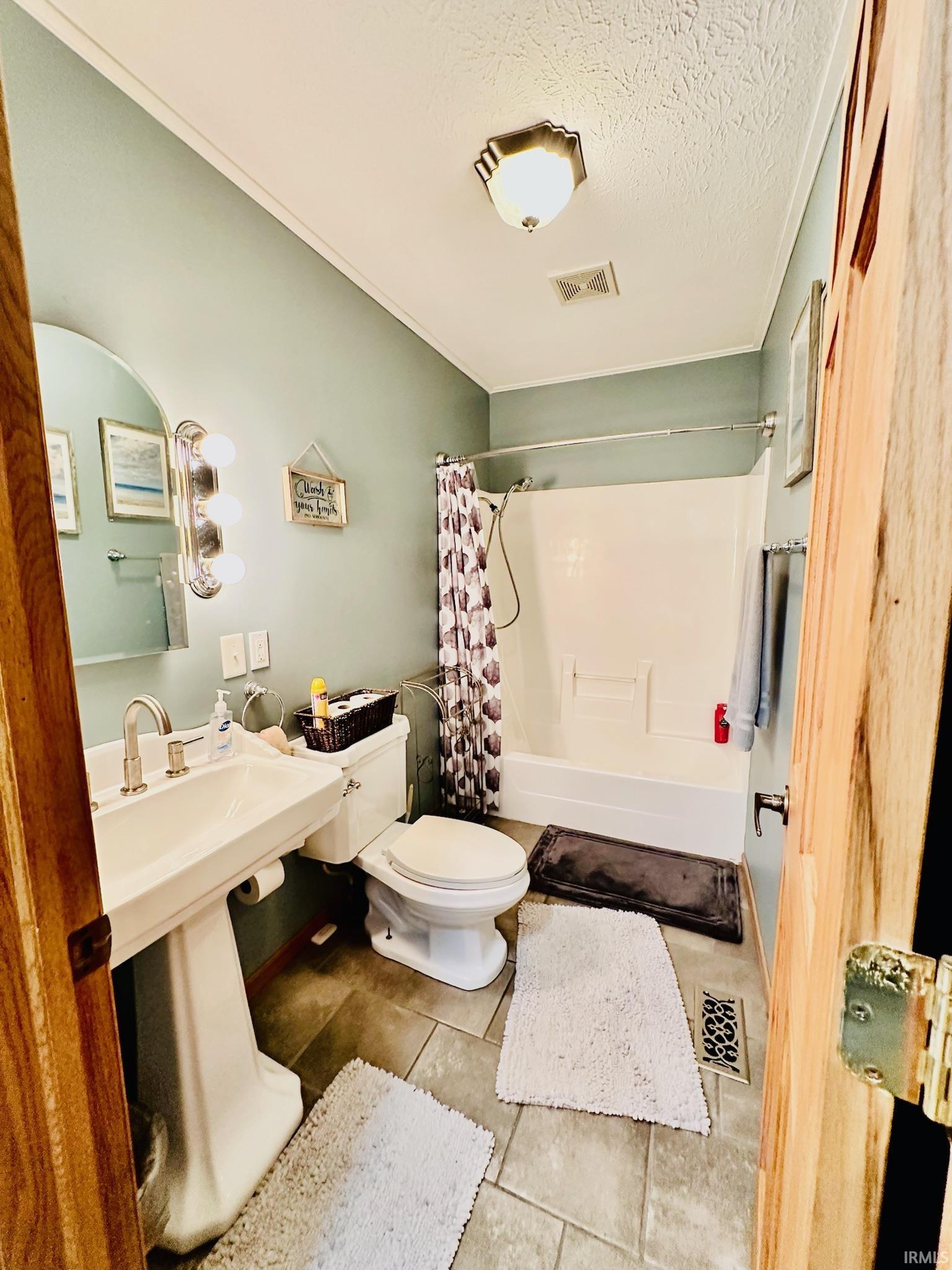 555 Sherwood Road Mitchell, IN 47446 - Photo 24 of 36