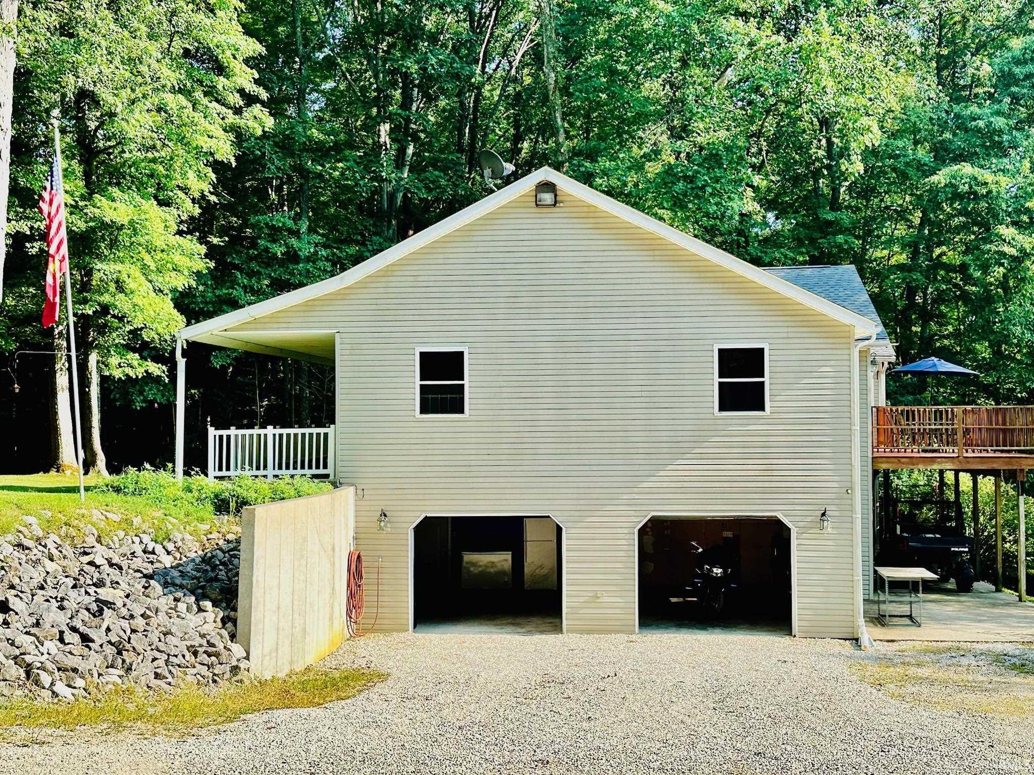 555 Sherwood Road Mitchell, IN 47446 - Photo 3 of 36