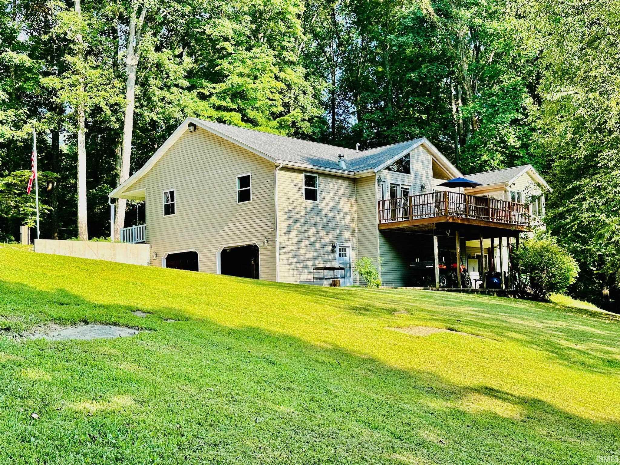 555 Sherwood Road Mitchell, IN 47446 - Photo 4 of 36