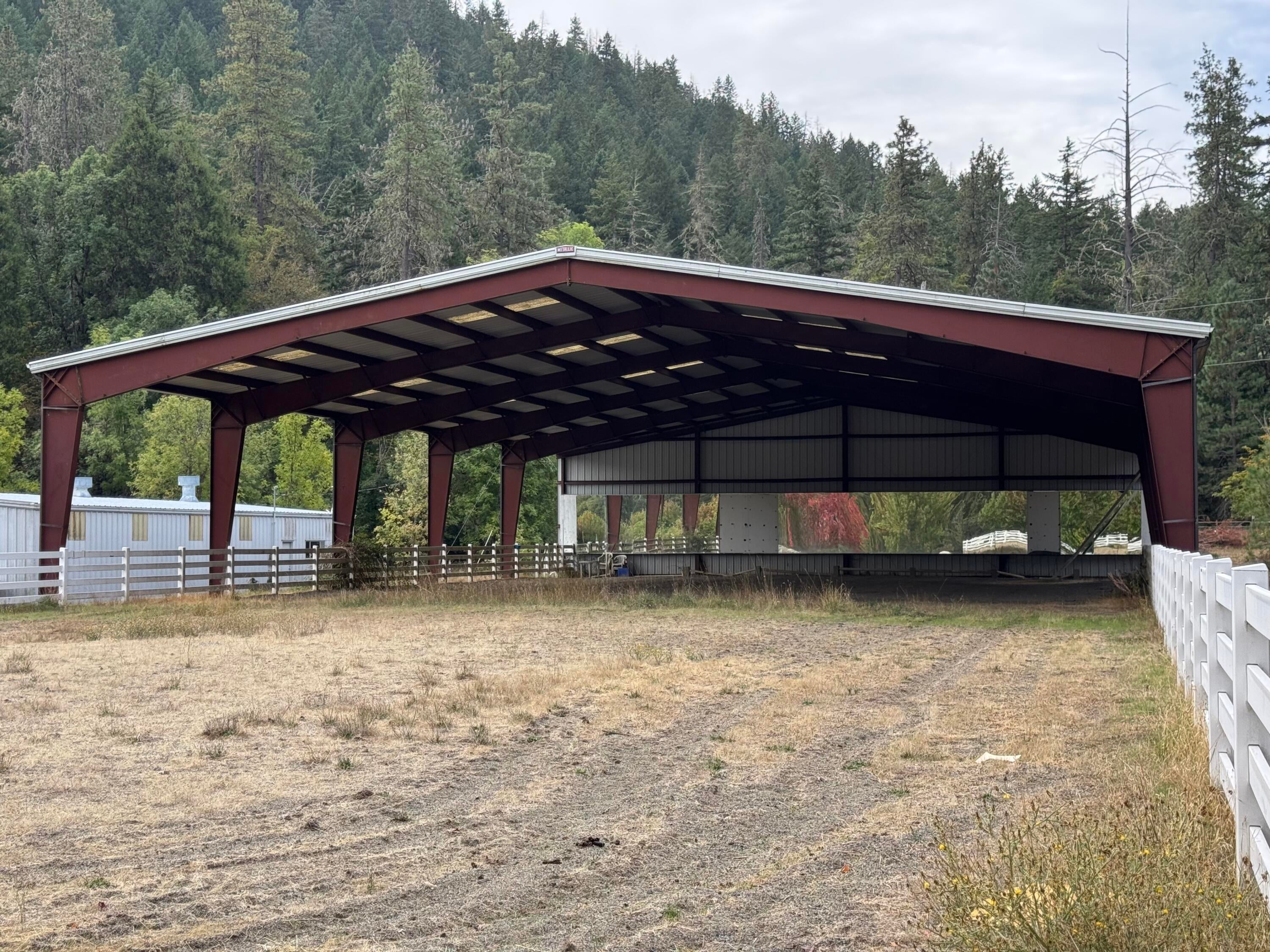 4835 Thompson Creek Road Jacksonville, OR 97530 - Photo 26 of 47 Covered arena