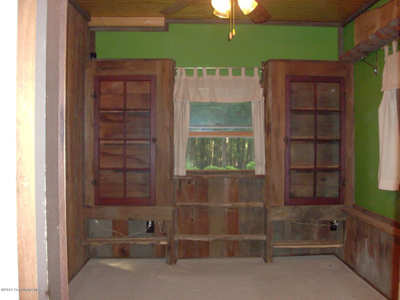 1107 Beechnut Road Effort, PA 18330 - Photo 8 of 31 Dining Room #1/Cedar Plank/Lite Cabinets