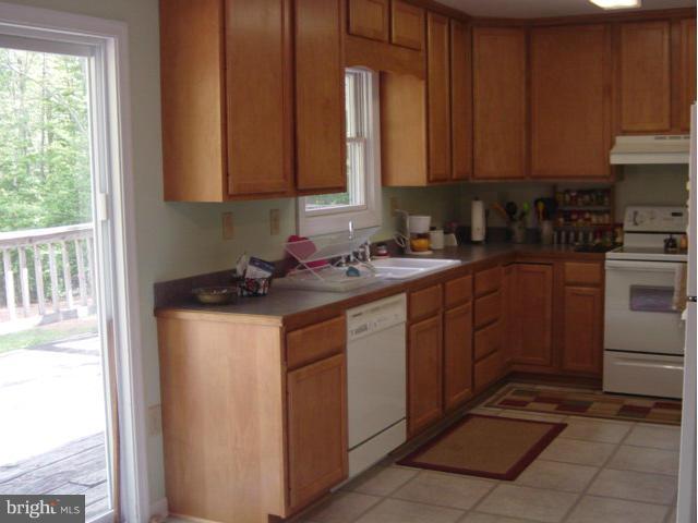 42243 Riva Ridge Drive Hollywood, MD 20636 - Photo 8 of 18 Kitchen