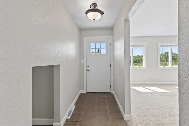 $569,999 | N20W28282 Oakton Road, Delafield, WI 53072