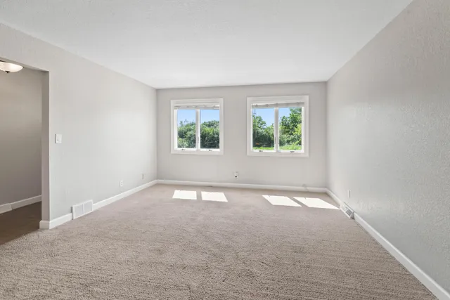 $569,999 | N20W28282 Oakton Road, Delafield, WI 53072