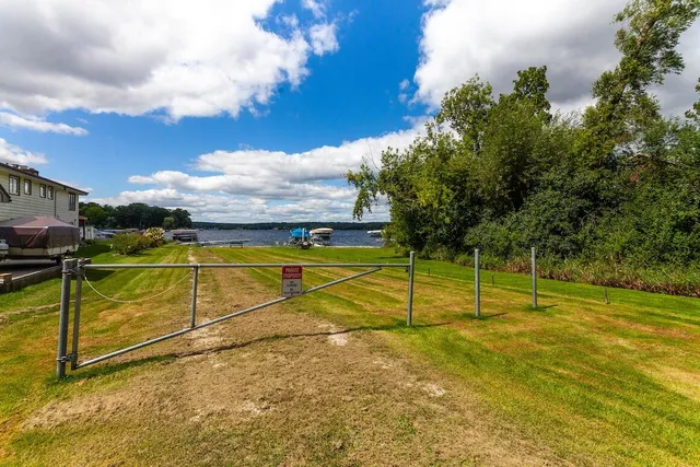 $569,999 | N20W28282 Oakton Road, Delafield, WI 53072