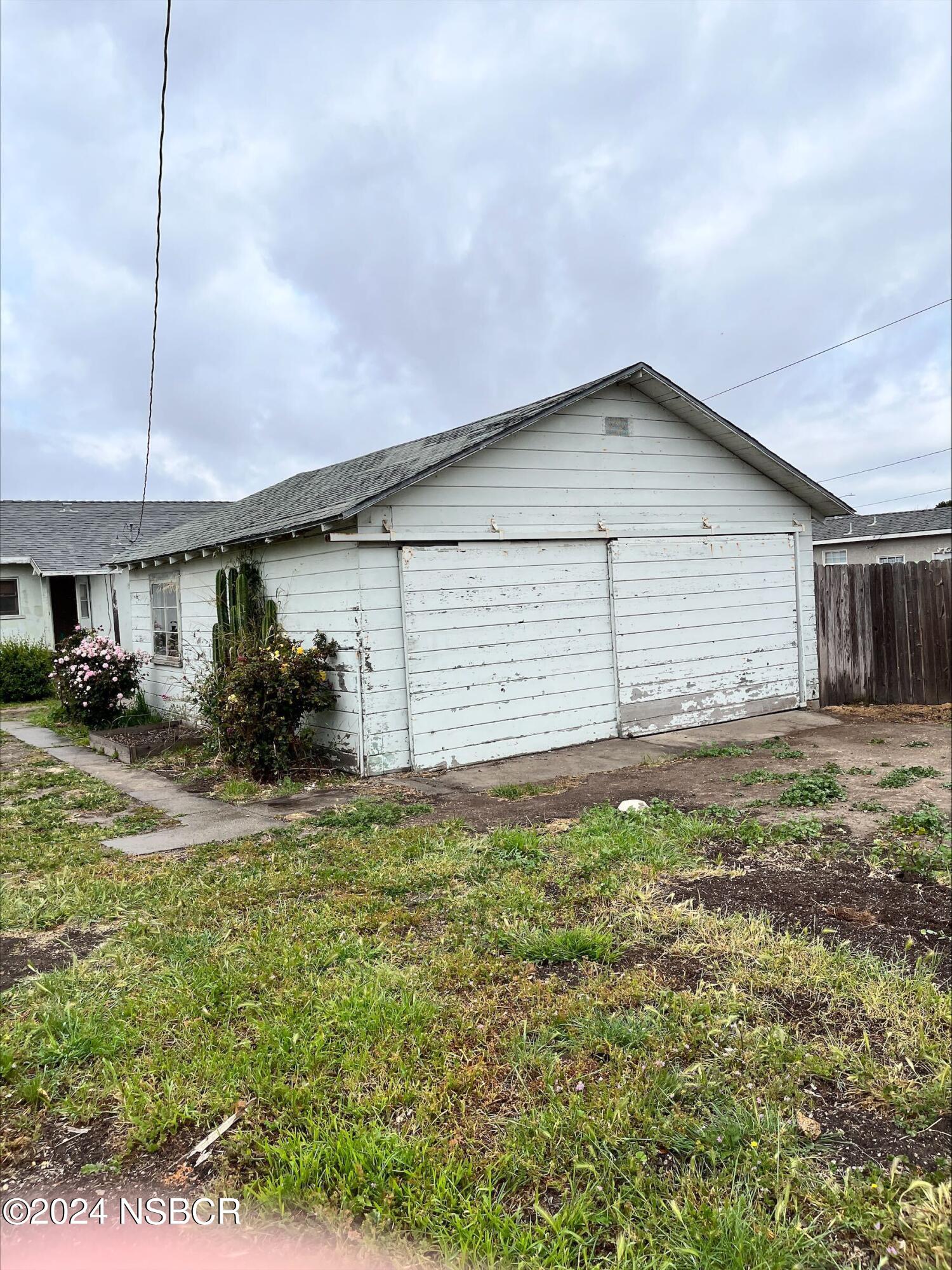 230 South L Street Lompoc, CA 93436 - Photo 12 of 13 processed-EDE4B375-0A46-4771-99CA-83C1B0
