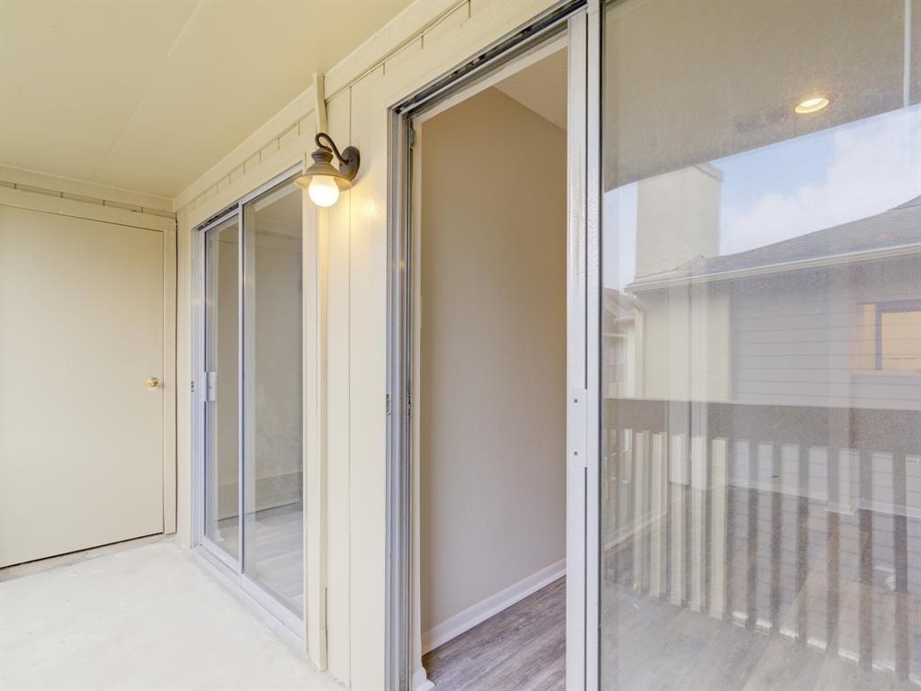 1900 Bay Area Boulevard, Unit T194 Houston, TX 77058 - Photo 7 of 21 a view of front door