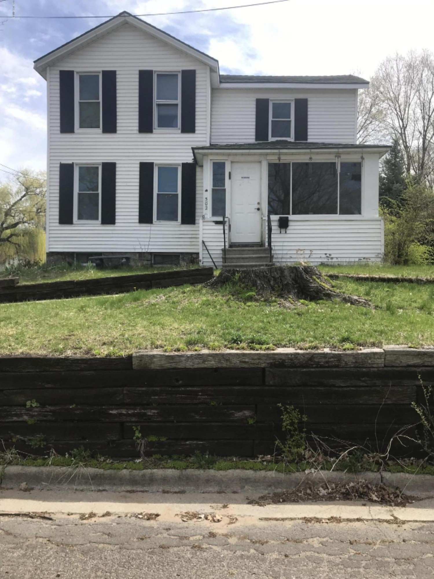 502 9th Street Three Rivers, MI 49093 - Photo 1 of 14 IMG_1578