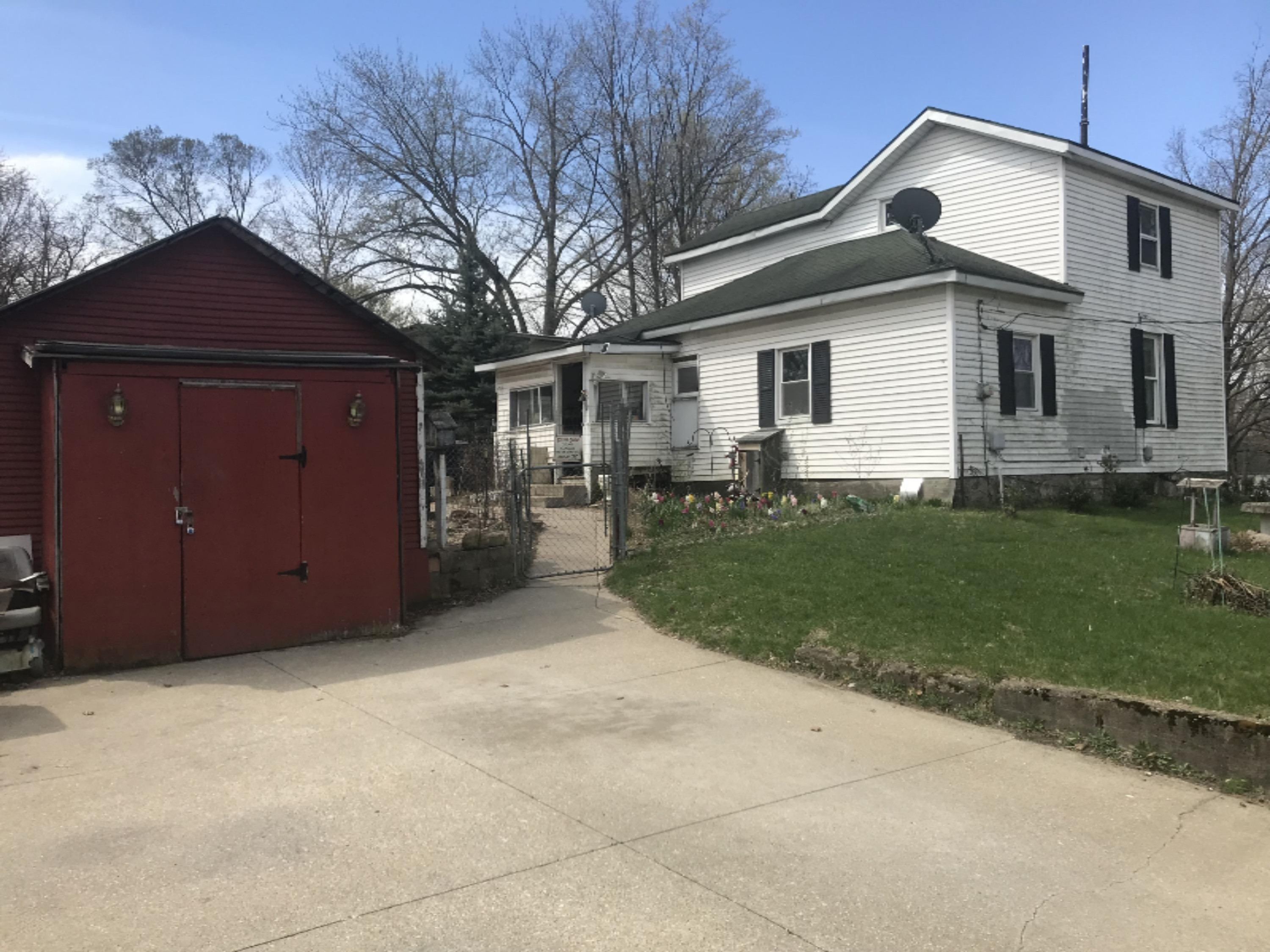 502 9th Street Three Rivers, MI 49093 - Photo 3 of 14 IMG_1581