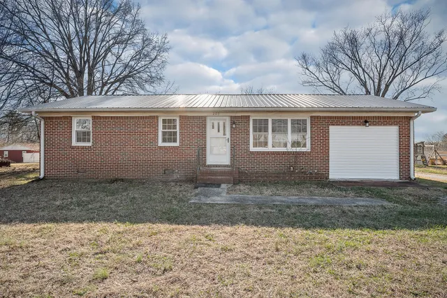 $275,000 | 205 Couch Street, McMinnville, TN 37110