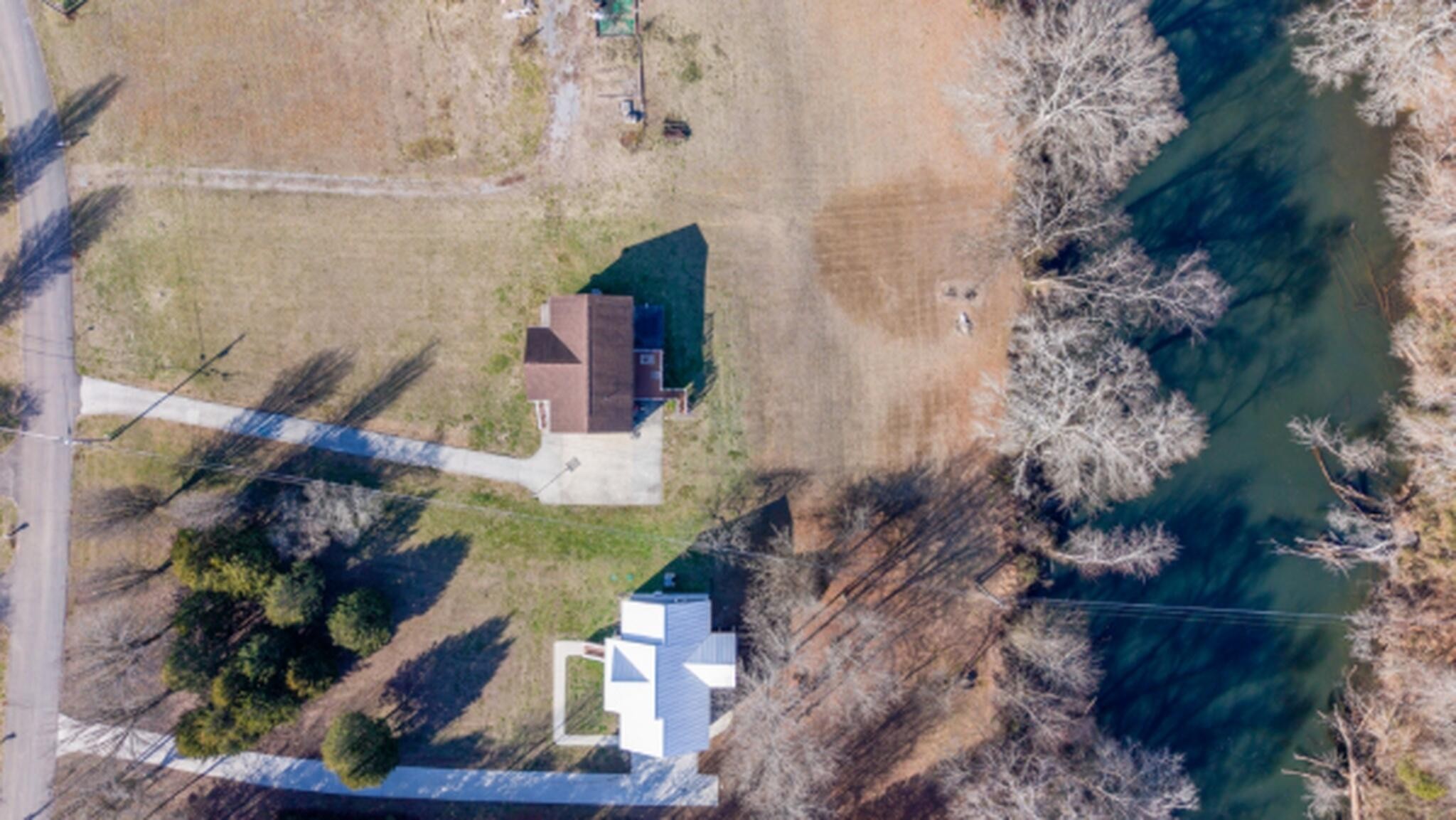 122 Crossing Way Benton, TN 37307 - Photo 4 of 36