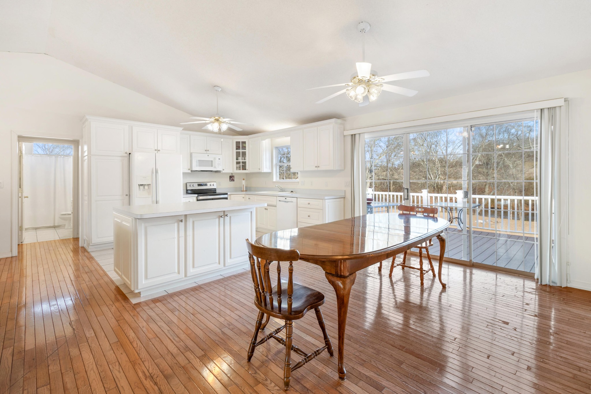 122 Crossing Way Benton, TN 37307 - Photo 7 of 36