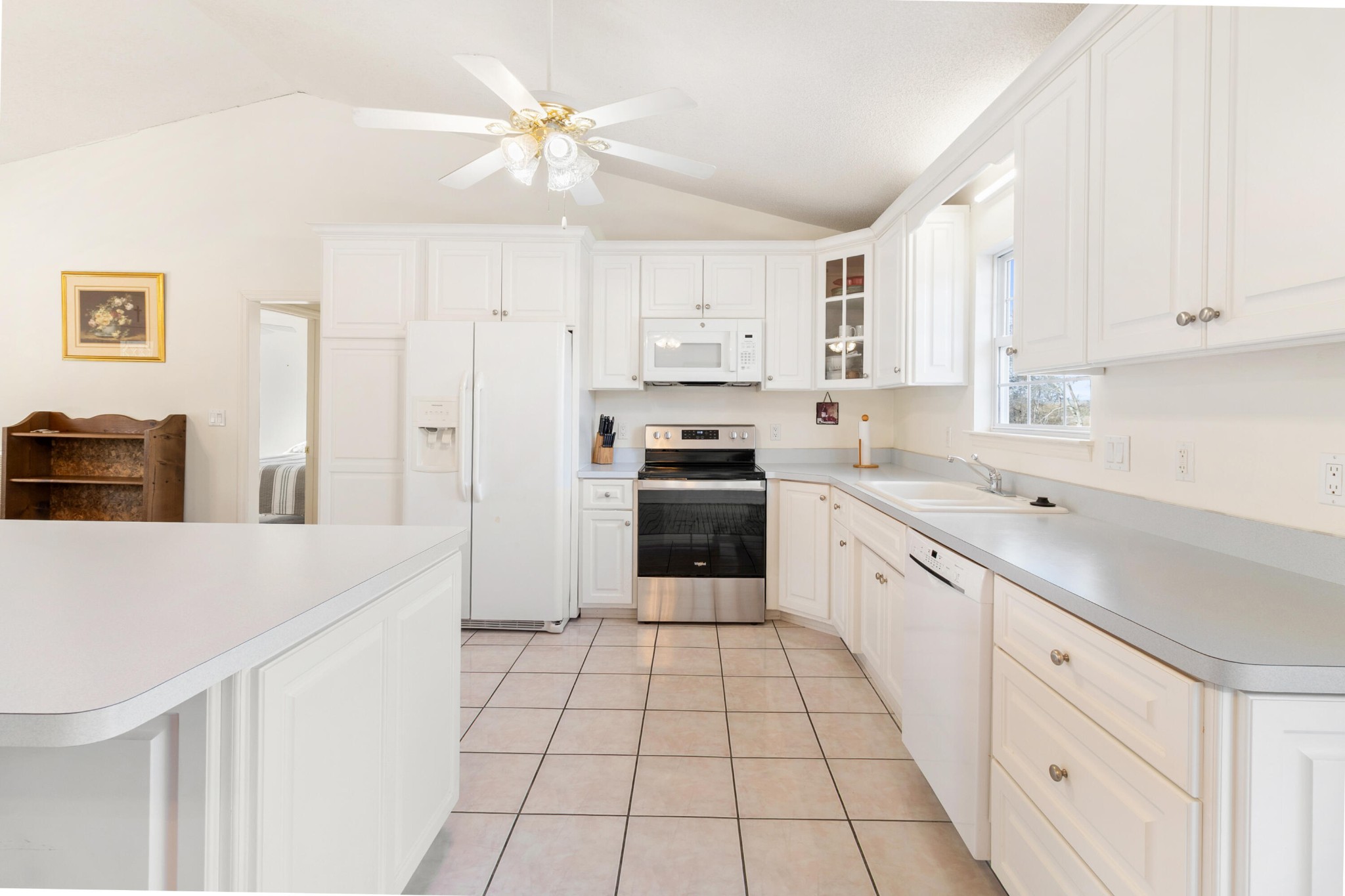 122 Crossing Way Benton, TN 37307 - Photo 9 of 36