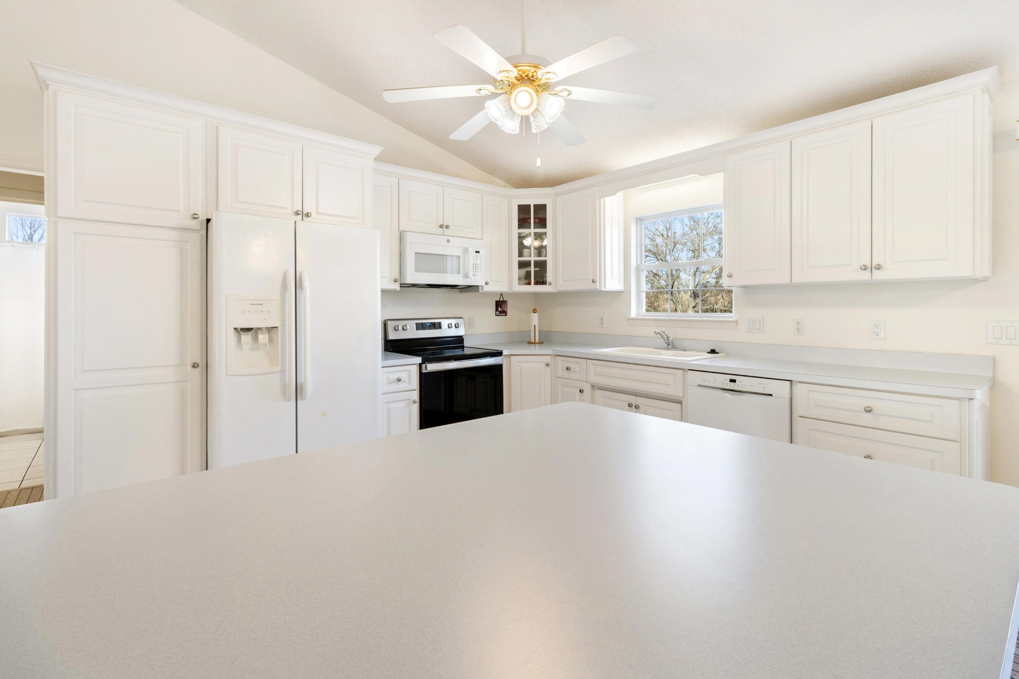 122 Crossing Way Benton, TN 37307 - Photo 10 of 36