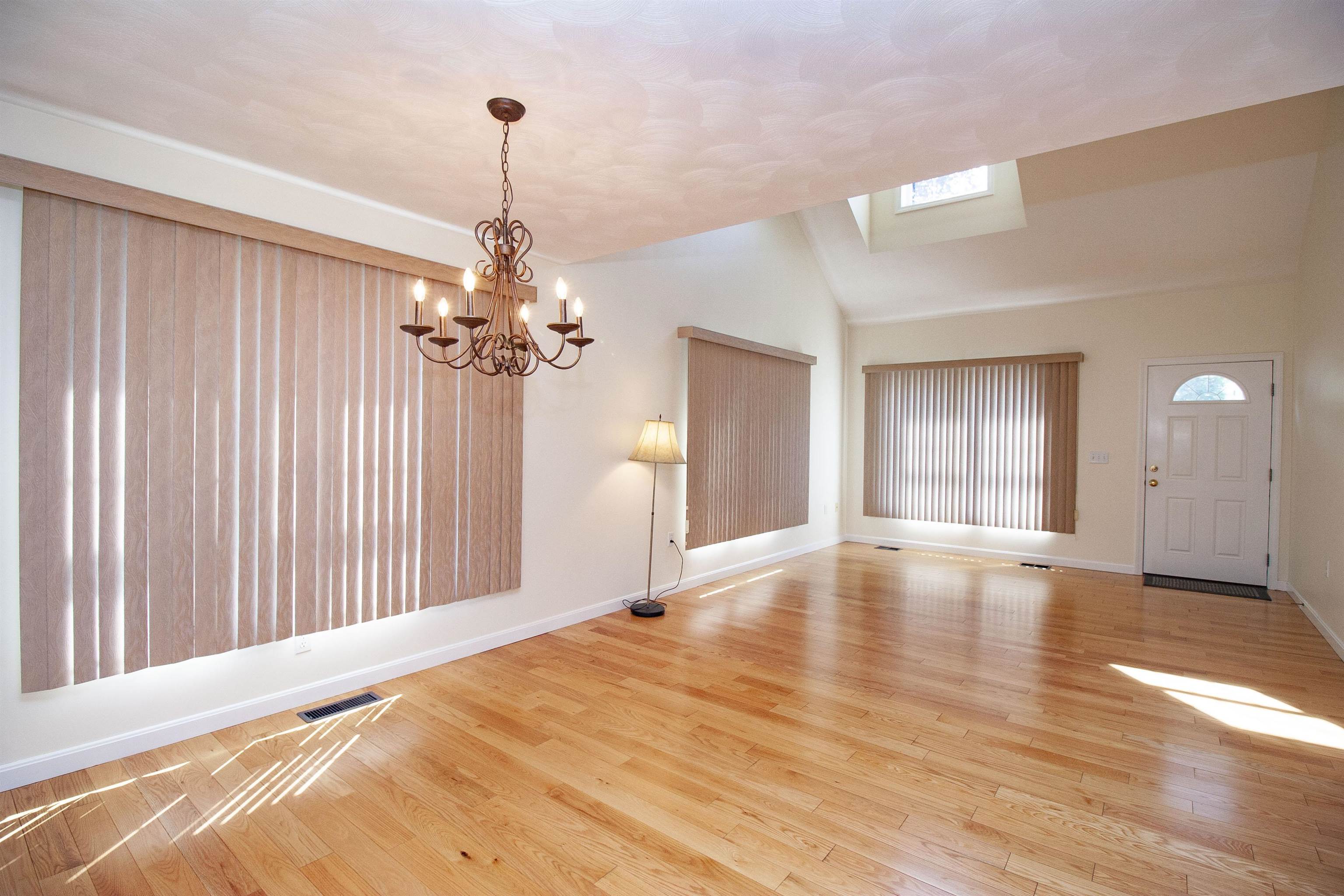 35 Hadleigh Road Windham, NH 03087 - Photo 5 of 26