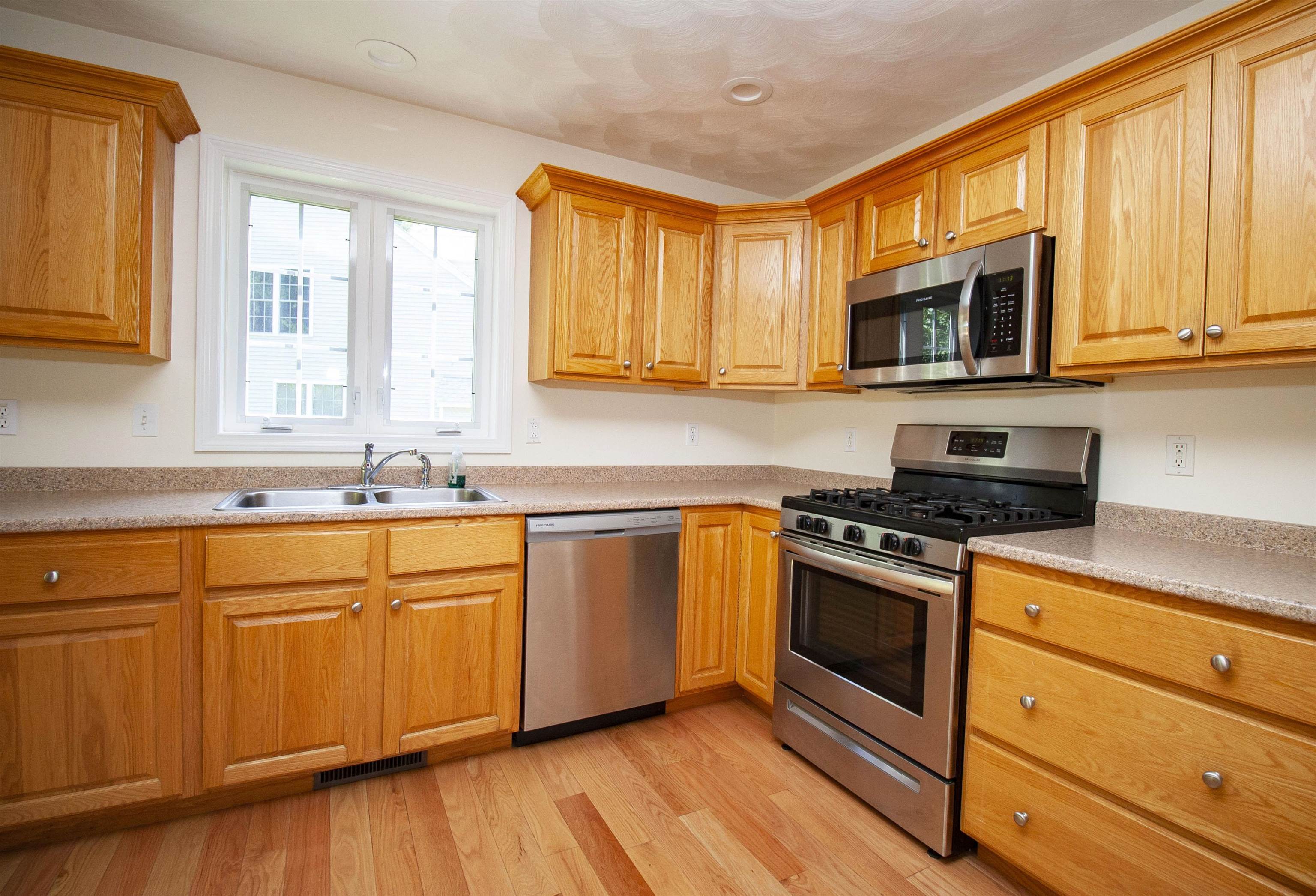 35 Hadleigh Road Windham, NH 03087 - Photo 8 of 26