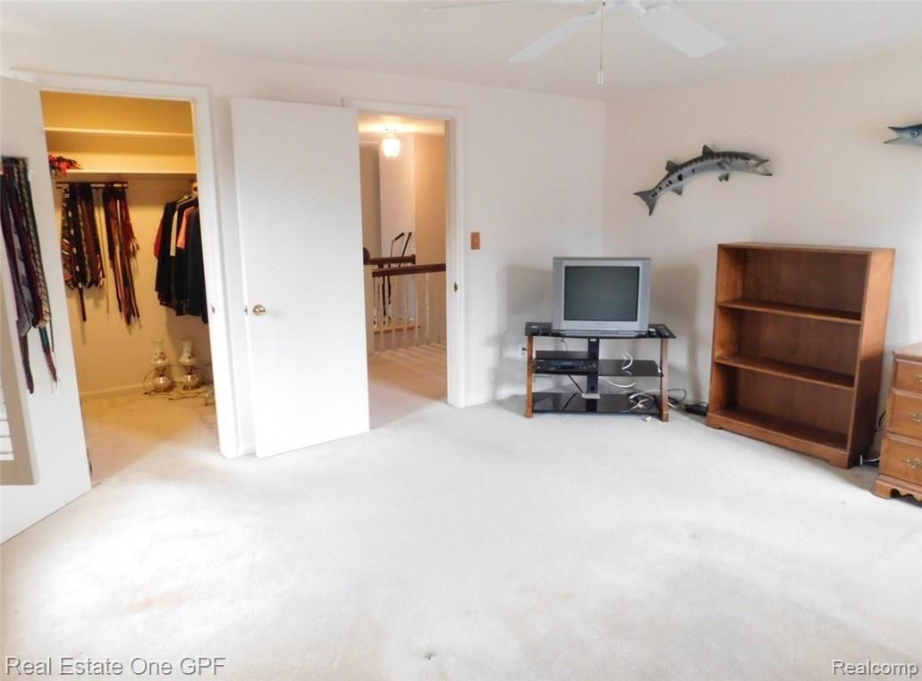 60 North Duval Road Grosse Pointe, MI 48236 - Photo 26 of 38 29 DSCN0736.JPG