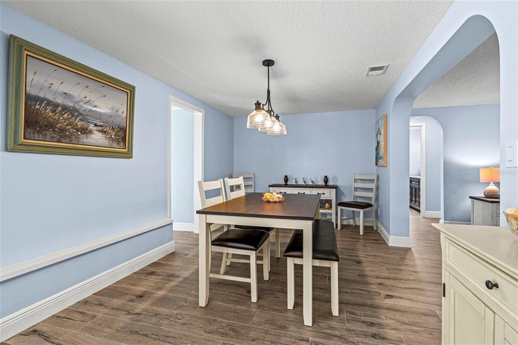 210 Wisteria Road Venice, FL 34293 - Photo 17 of 75 Gallery Image 17
