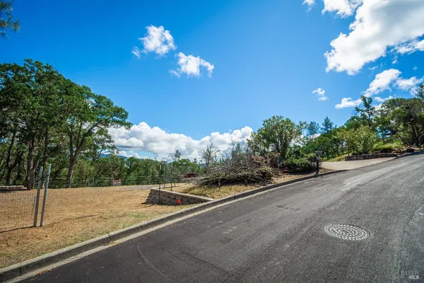 $155,000 | 1012 Eastridge Drive, Napa, CA 94558