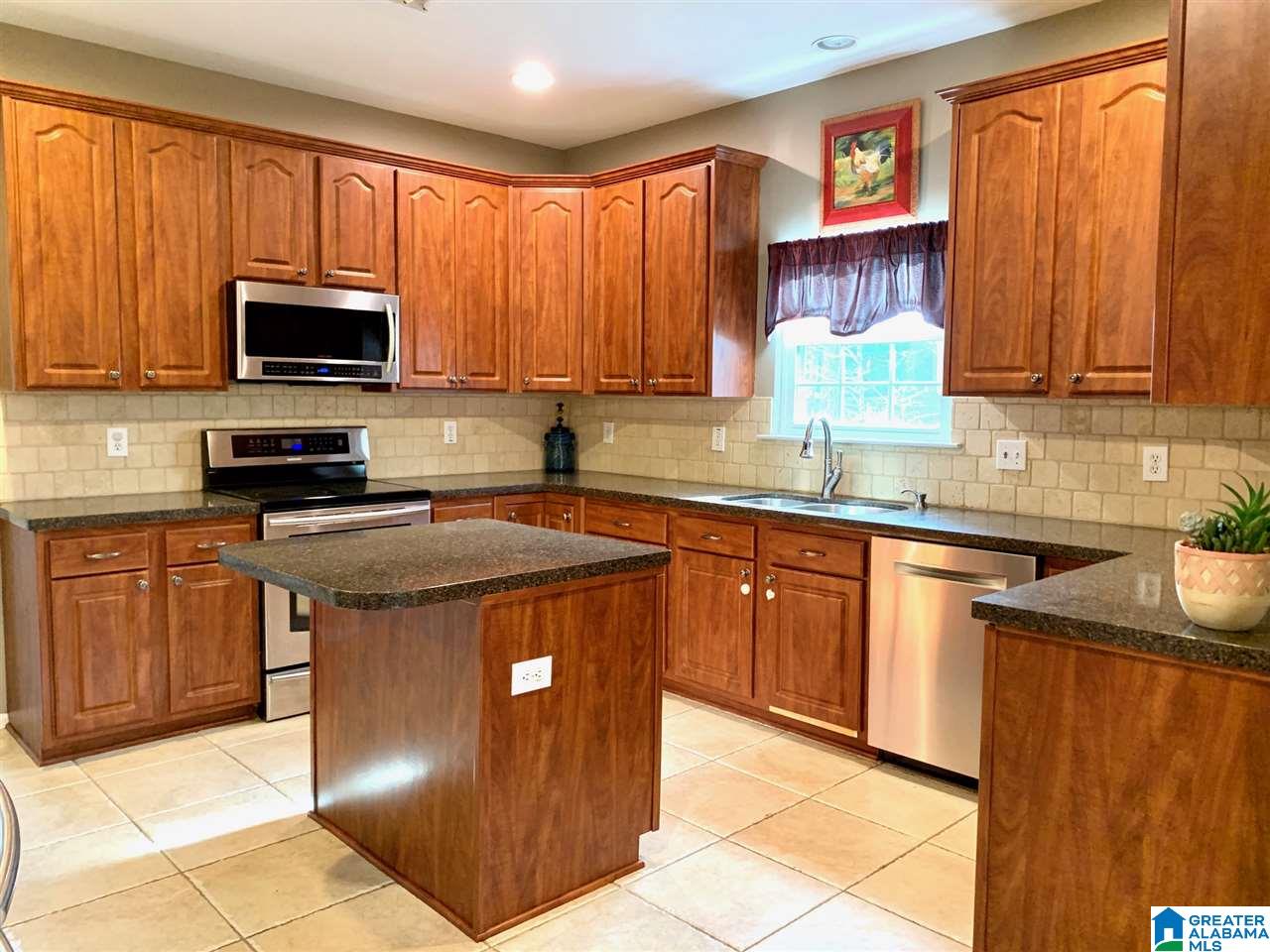 181 Grande View Lane Alabaster, AL 35114 - Photo 3 of 22