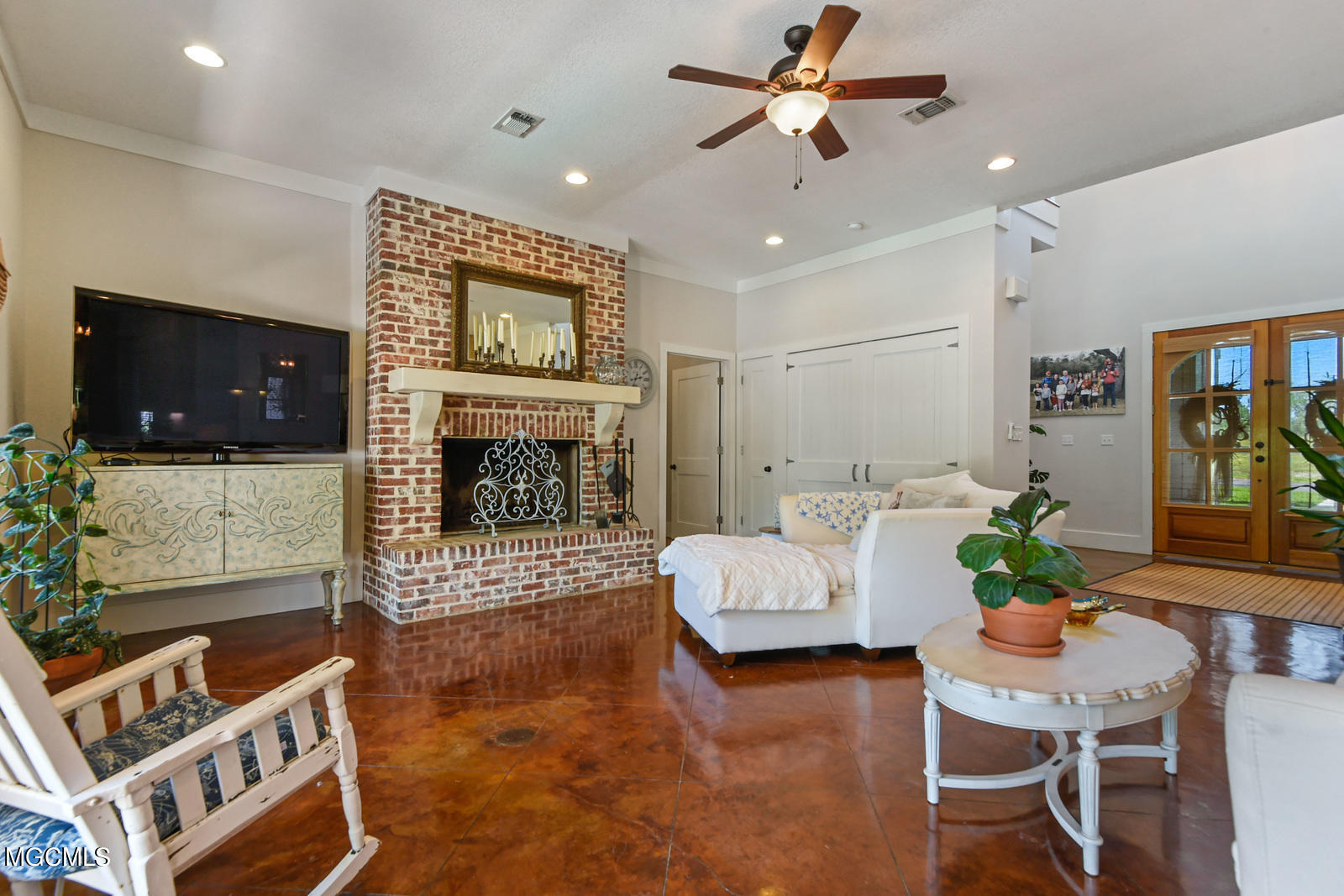 12367 Oneal Road Gulfport, MS 39503 - Photo 7 of 37 008_1600x1067_mls_1600x1067
