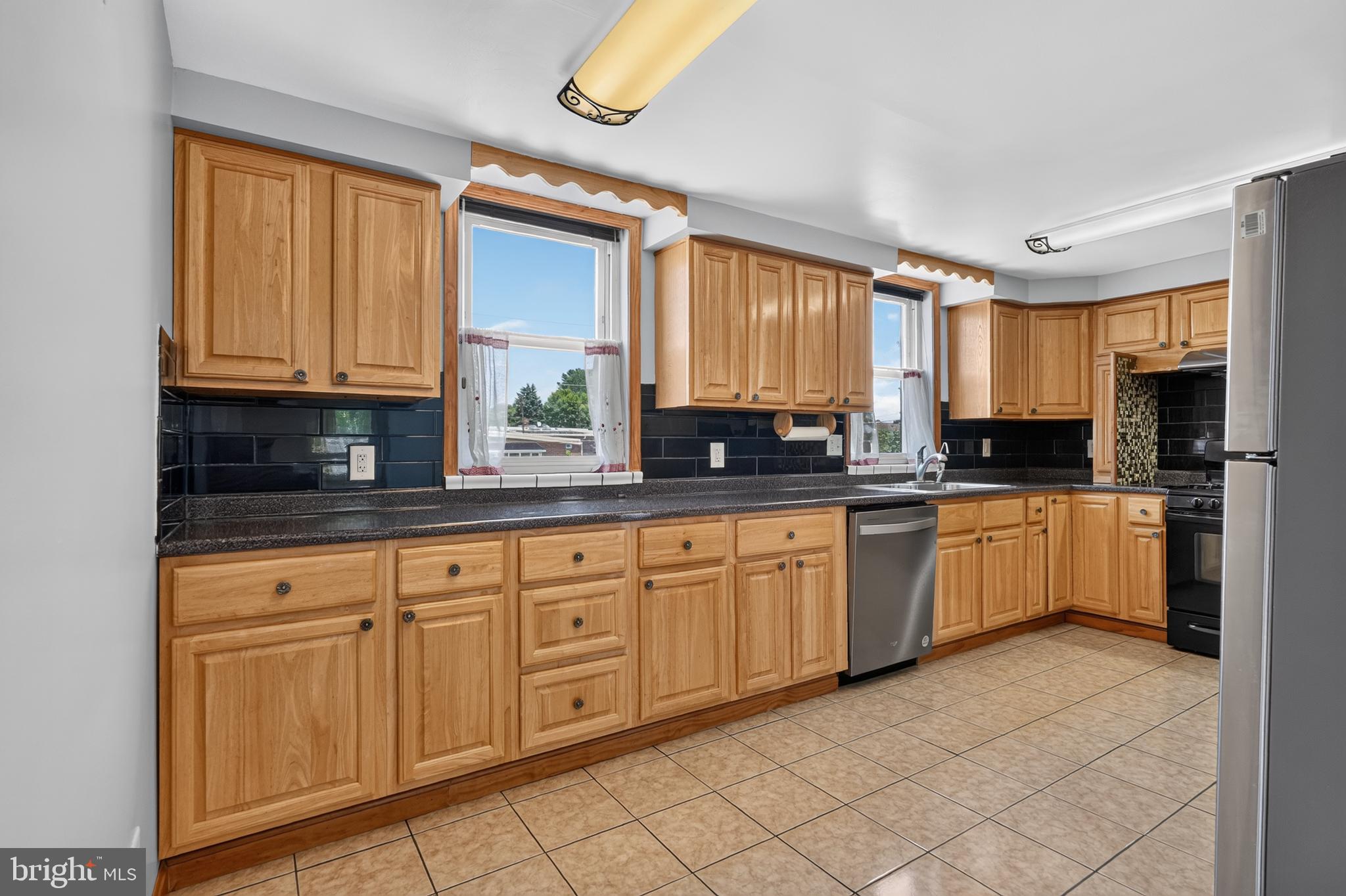 1100 Surrey Road Philadelphia, PA 19115 - Photo 9 of 31 Kitchen