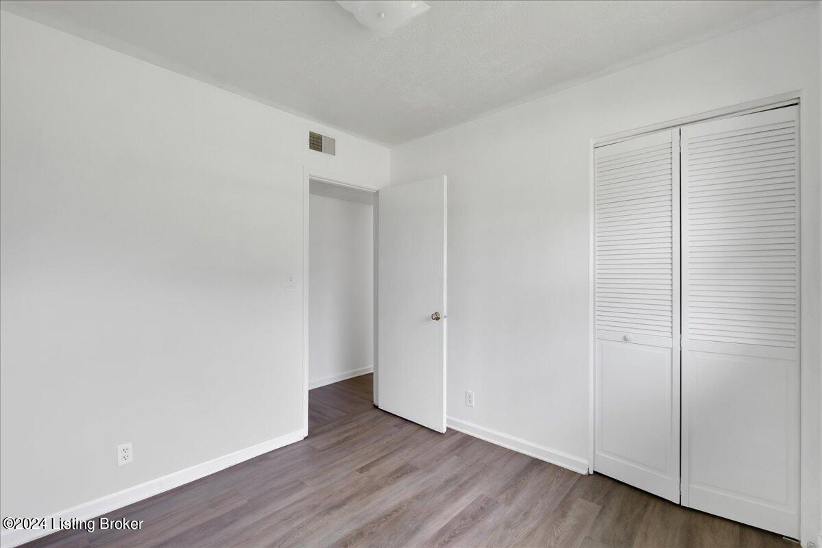 333 Mac Brae Road Louisville, KY 40214 - Photo 26 of 38 28-333 Mac Brae Rd-128
