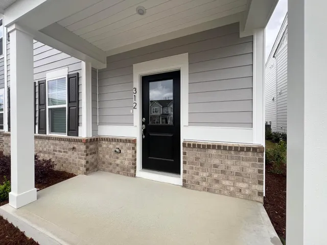 $1,795 | 312 Parker Sta Avenue, Fuquay-Varina, NC 27526