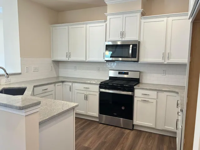 $1,795 | 312 Parker Sta Avenue, Fuquay-Varina, NC 27526