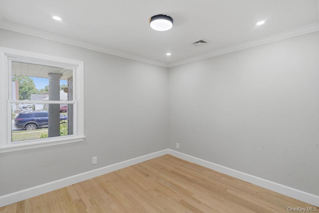 2934 Kinloch Road Wantagh, NY 11793 - Photo 11 of 34