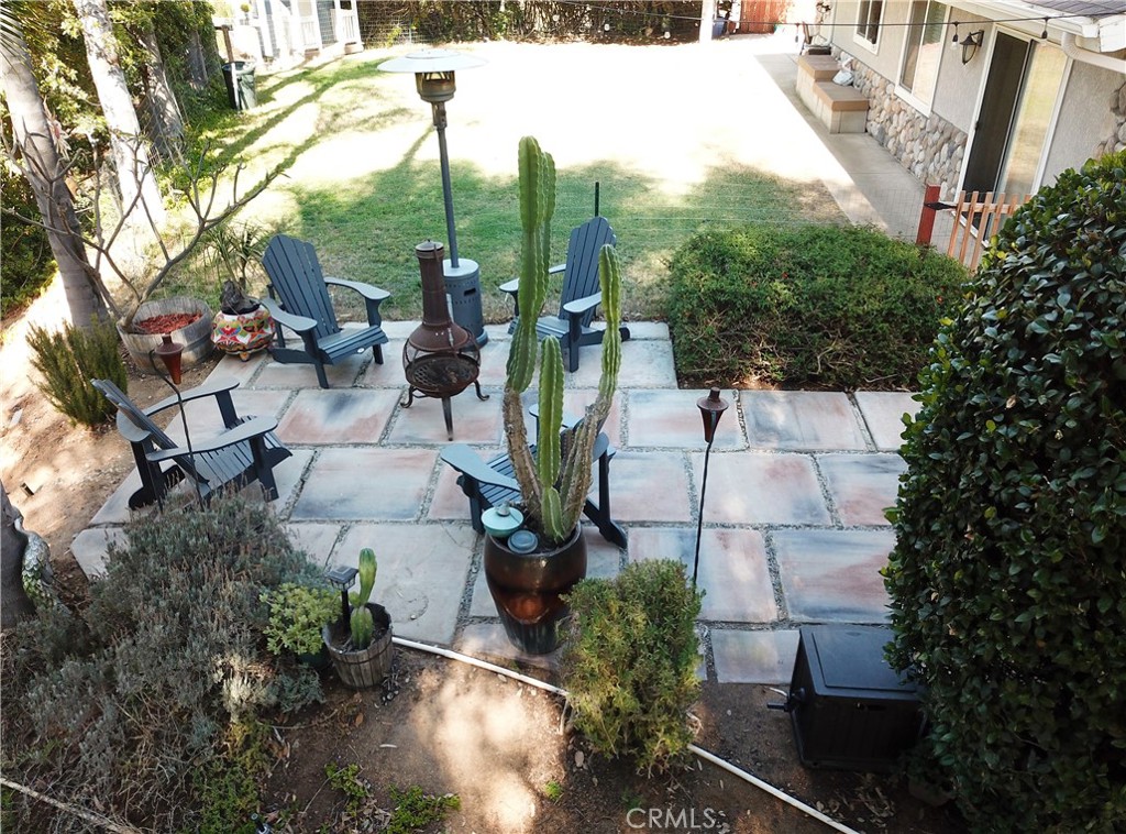 17371 Mockingbird Canyon Road Riverside, CA 92504 - Photo 9 of 73 Side Sitting area