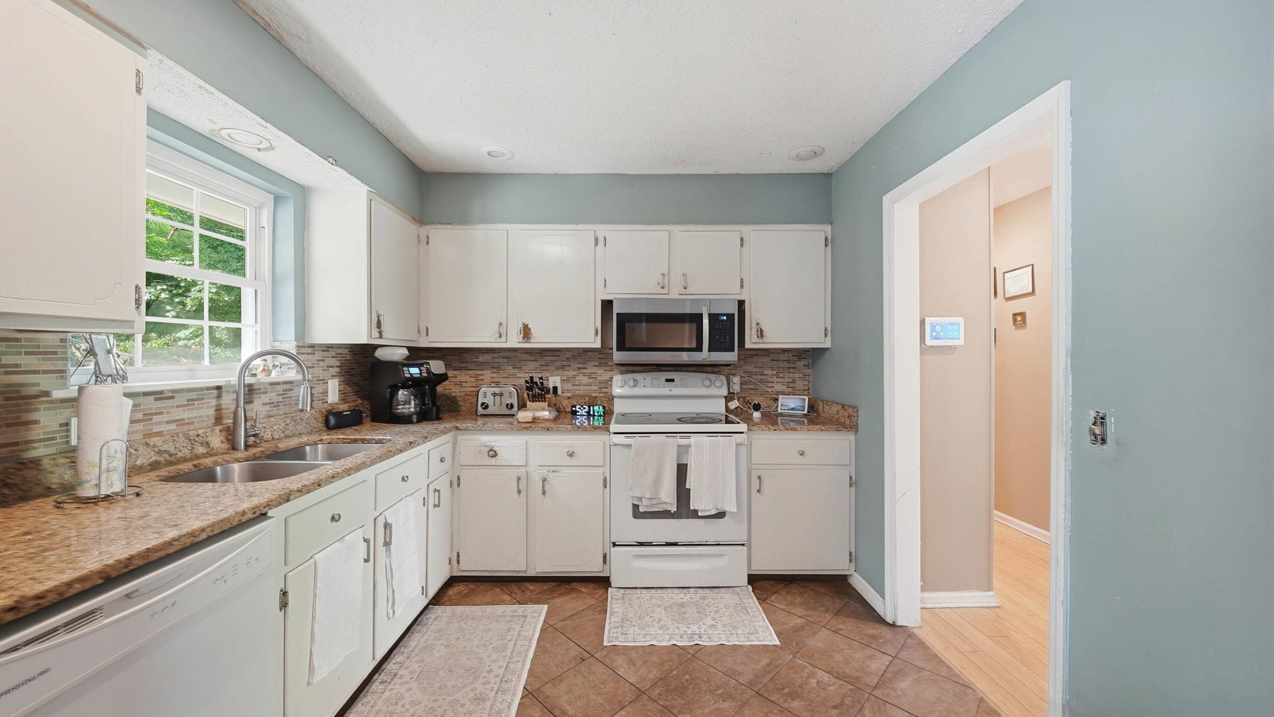 9121 North Hickory Valley Road Chattanooga, TN 37416 - Photo 7 of 27 10_9121 n hickory valley rd-10
