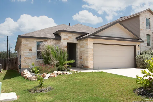 $2,150 | 5519 Stormie Keep, San Antonio, TX 78266