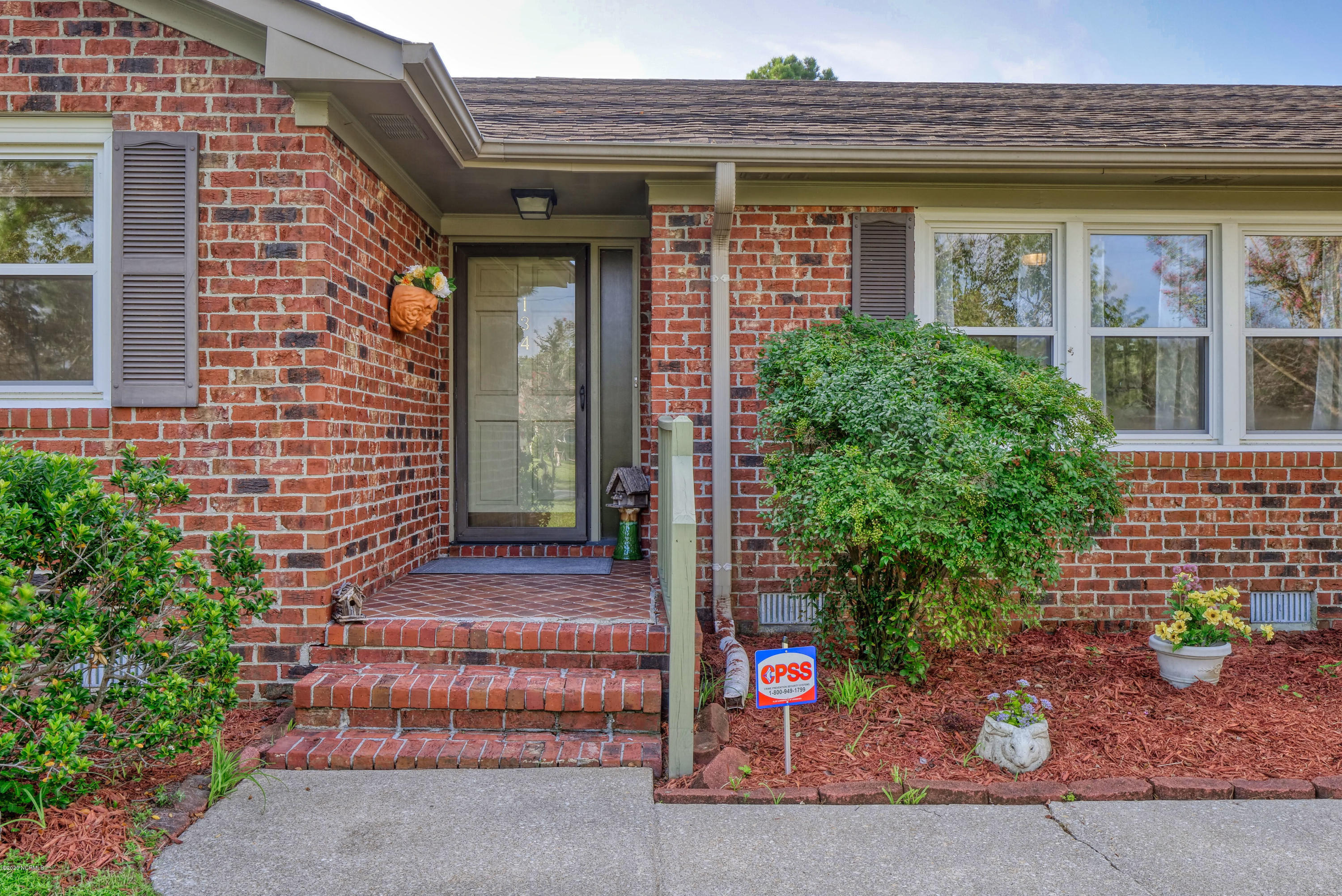 134 Tanbridge Road Wilmington, NC 28405 - Photo 2 of 31 001__jka8962