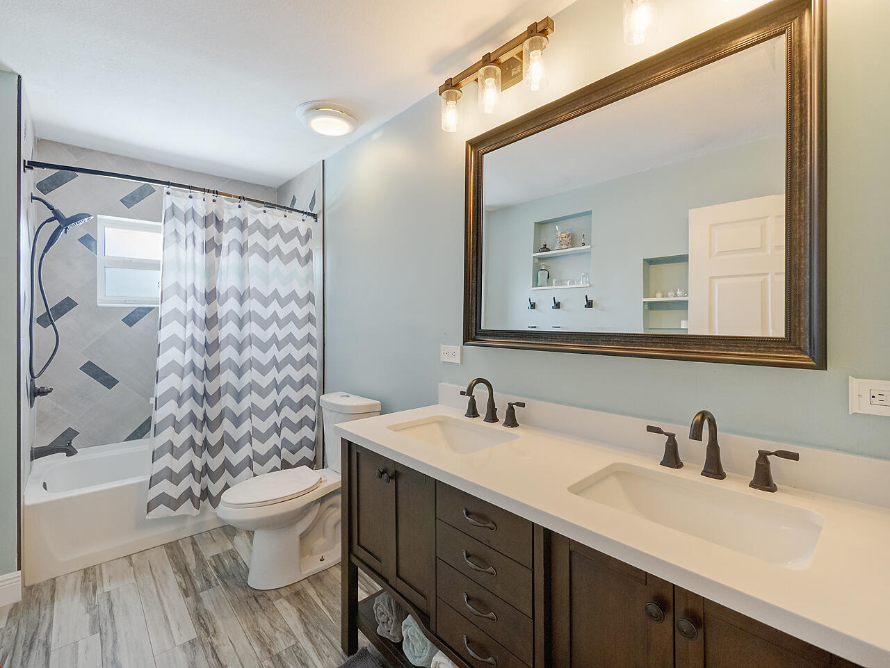 4370 Christensen Road Fort Pierce, FL 34981 - Photo 18 of 25 Second Bathroom