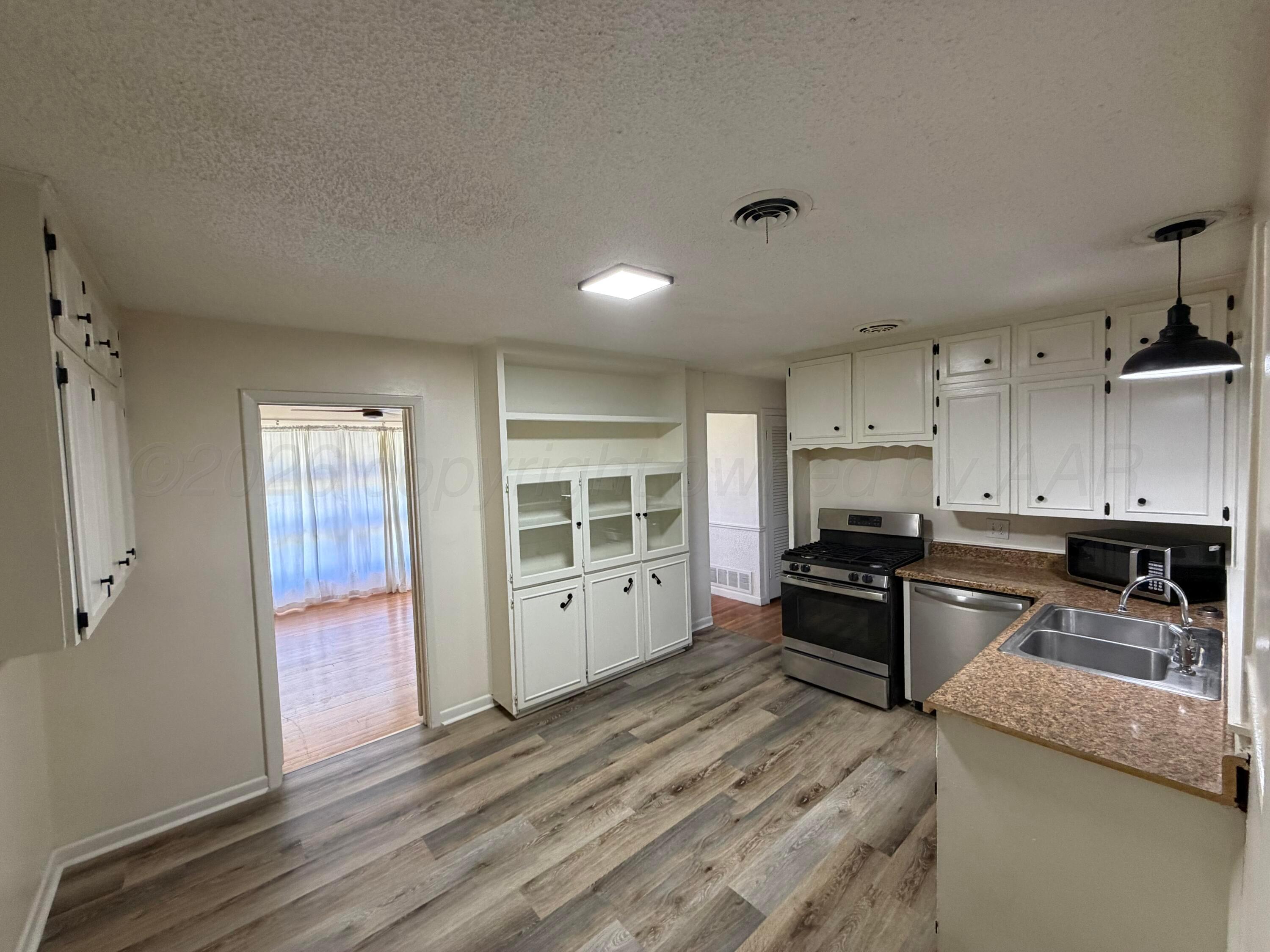 4308 South Fannin Street Amarillo, TX 79110 - Photo 6 of 23 IMG_0893