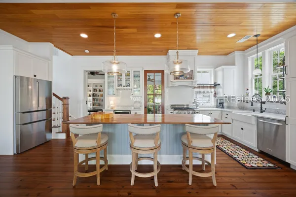 $1,079,000 | 2 Pondhawk Road, Bluffton, SC 29909